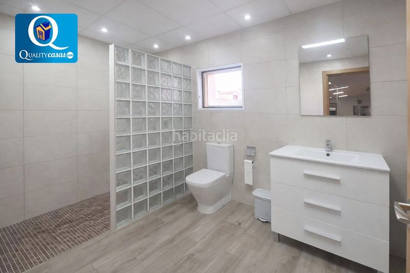 Foto a204dab5-aebf-481e-b7b9-0870923d94fe. Chalet villa en venta en Fontcalent, 5 dormitorios. en Alicante