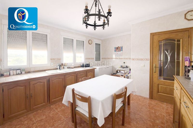 Foto e79d4918-6a68-4057-9d96-d8fd8cd39b54. Chalet villa en venta en Fontcalent, 5 dormitorios. en Alicante