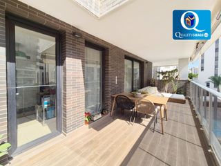 Pis a PAU 5. Piso en venta en playa, 4 dormitorios.