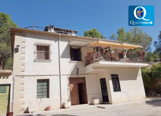 Chalet in Onil. Chalet en venta en onil, 6 dormitorios.