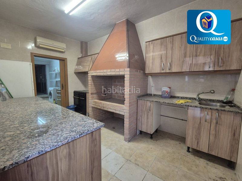 Foto a4cf2f7b-5a7c-402e-9a37-96853af0f220. Casa amb aparcament a Centro Mutxamel