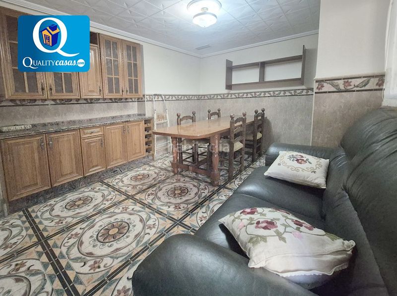 Foto ad613dd7-d2f8-499a-8cea-4362bb12338c. Casa amb aparcament a Centro Mutxamel