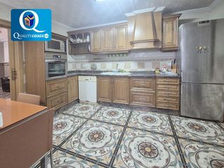 Maison à Centro. Casa pueblo en venta en centro, 4 dormitorios.