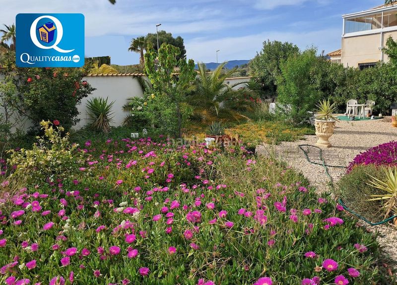 Foto eb6bb7ca-d835-429e-802e-e4473734bc39. Casa amb aparcament a Castalla