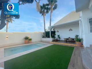 Chalet à Monte y Mar. Villa indep. en venta en gran alacant, 6 dormitorios.