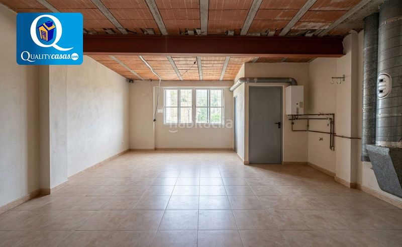 Foto d0041c65-8a62-4e6f-906b-32359c2e95b3. Casa amb aparcament a Agost