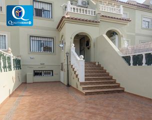 Casa adossada a Monforte del Cid. Adosado en venta en monforte del cid, 3 dormitorios.