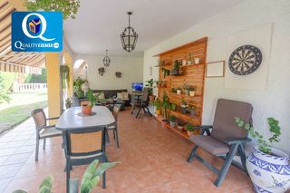 Chalet à Playa Muchavista. Villa en venta en muchavista, 5 dormitorios.