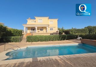 Chalet in Bonalba-Cotoveta. Villa en venta en bonalba, 3 dormitorios.