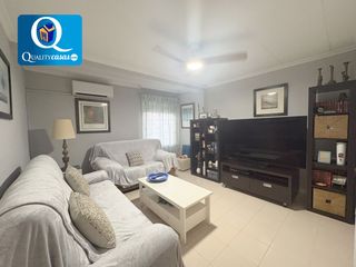 Flat in Reina Victoria - Miguel Hernández. Piso en venta en centro, 3 dormitorios.