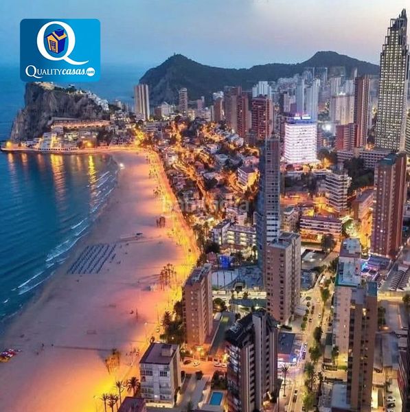 Foto d4119bb3-c1e5-4c08-b502-50c10a8932a6. Apartament amb aparcament a Playa Poniente Benidorm