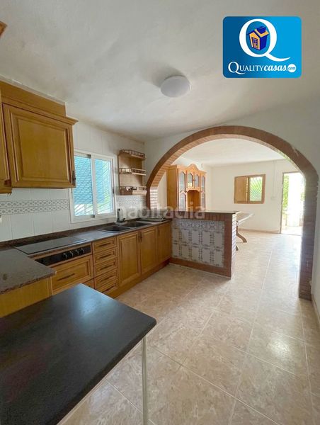 Foto b4a3f1c5-7b37-4504-8e5e-4553e1b7ba8f. Casa amb aparcament a Castalla