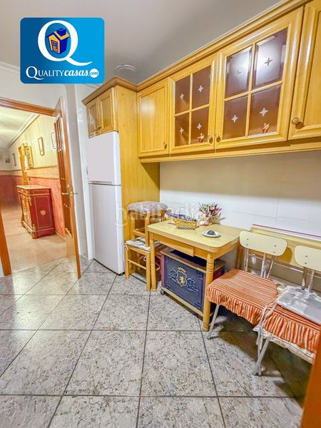 Foto a7417d06-63f4-447a-a051-a38fb4a5e7ac. Piso  en venta en centro, 4 dormitorios. en Plaza Castelar - Mercado Central Elda
