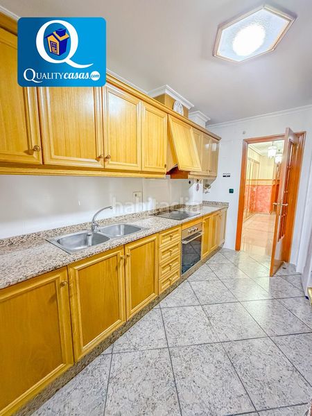 Foto fcea1523-a409-4672-9dc0-c1f74d93a484. Piso  en venta en centro, 4 dormitorios. en Plaza Castelar - Mercado Central Elda