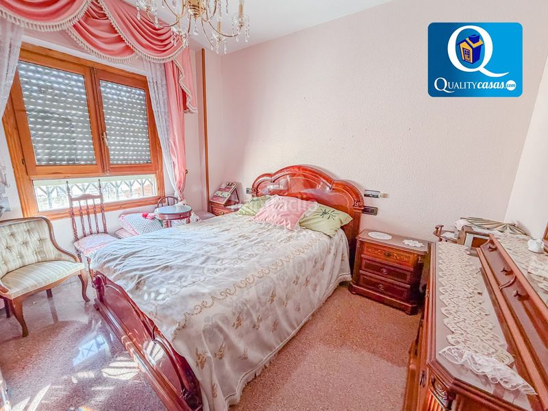 Foto fff49473-2f34-45ee-ad78-24b9e0317c33. Piso  en venta en centro, 4 dormitorios. en Plaza Castelar - Mercado Central Elda