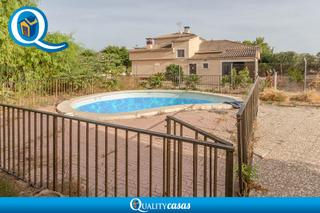 Xalet a Alzabares. Chalet en venta en campo  alzabares, 6 dormitorios.
