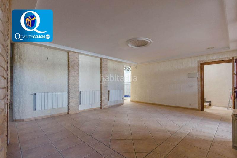 Foto 4e0b82fc-fa3b-4781-a67a-f7d17e39aa32. Chalet avec parking dans Albatera