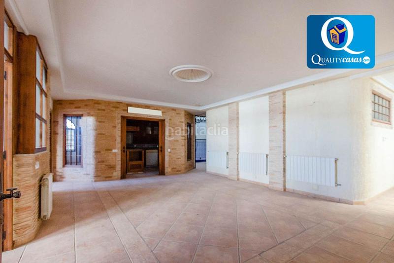 Foto dc8e6cce-4120-40ed-9a9d-6a92bd0daf6e. Chalet avec parking dans Albatera