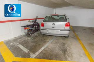 Parking voiture à Ensanche-Diputación. Garaje en venta en centro  autobuses.