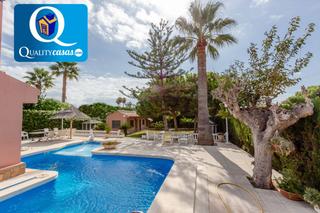 Xalet a Centro. Chalet en venta en mutxamel, 11 dormitorios.