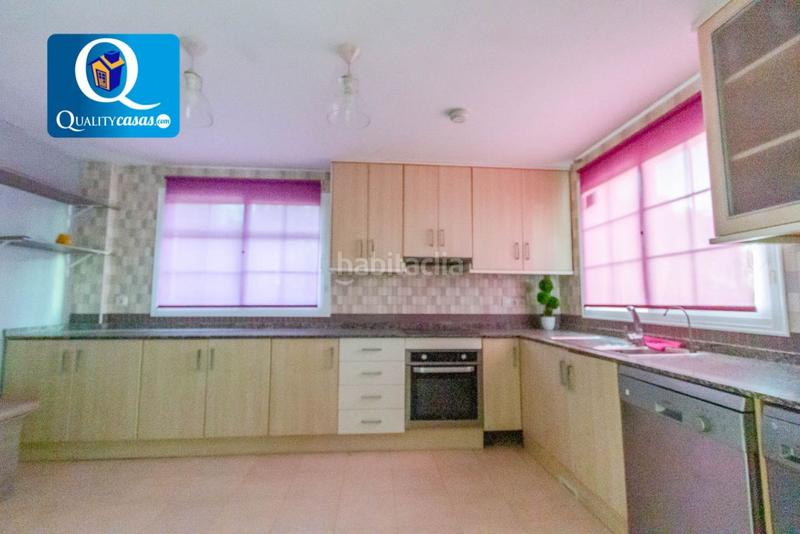 Foto 358b9ef3-49a5-481e-8375-63695f8de9e8. Alquiler chalet  en alquiler , 4 dormitorios. en Busot
