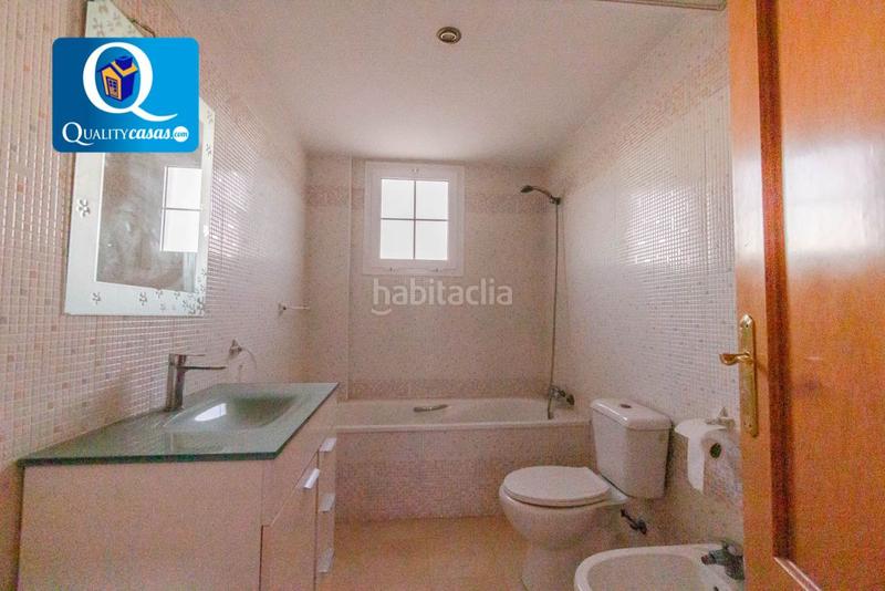 Foto 6548ff75-81f4-4bdd-a85f-7b31b8a65084. Alquiler chalet  en alquiler , 4 dormitorios. en Busot