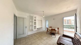 Appartement  Carrer de dolors almeda i roig. Vivienda exclusiva con balcón y luz natural en almeda – cornellà