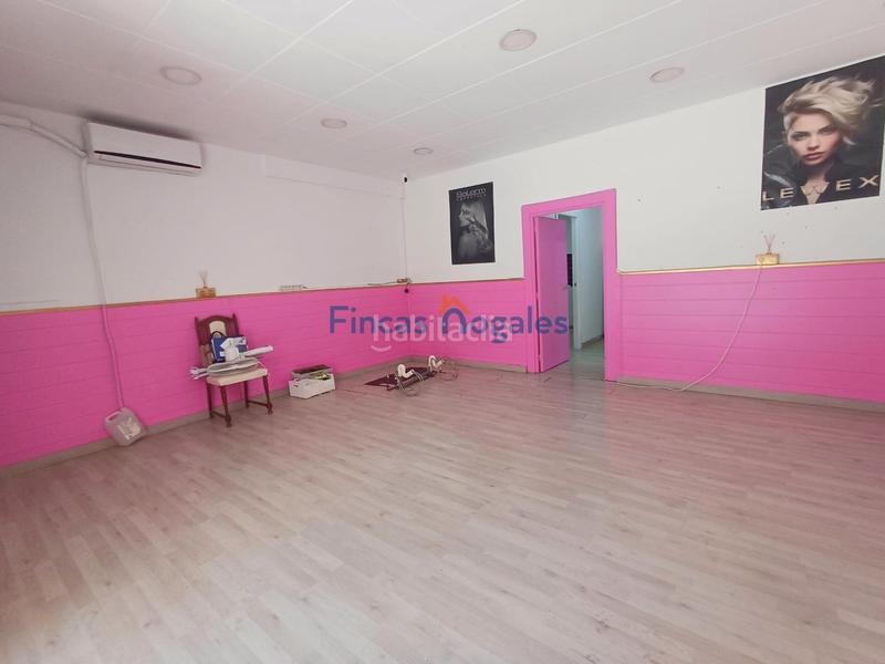 Foto c2c434b5-cec4-4c03-9740-5514da02bf91. Local comercial  de 117 m construidos en Sabadell