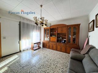 Semi detached house  De lluís millet. Casa situada en serra den camaró de 200m2