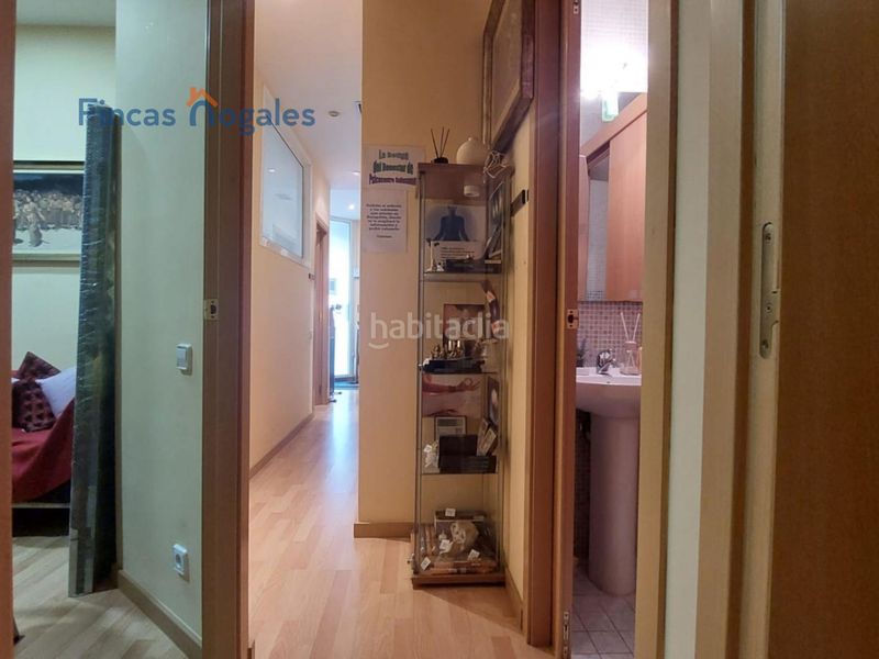 Foto 0092533a-1a18-4e8c-bc44-b58f44ef7ad6. Local comercial a Creu Alta Sabadell