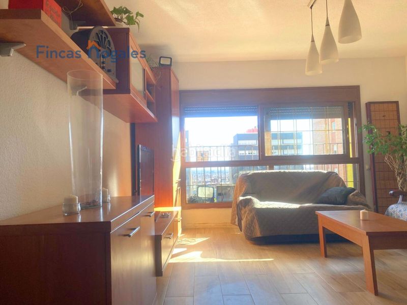Foto 443832e9-24d8-4f58-b34c-9ef1b769cbd9. Pis a Canyelles Barcelona