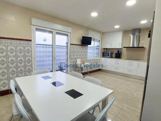 Casa a schiera  Del jura. Casa de 3 plantas con patio, terraza y solárium