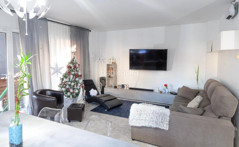 Foto cdd1d049-2c6a-48b8-b3cf-38e728bb78d2. Semi detached house with heating parking pool in Torrent Ballester Viladecans