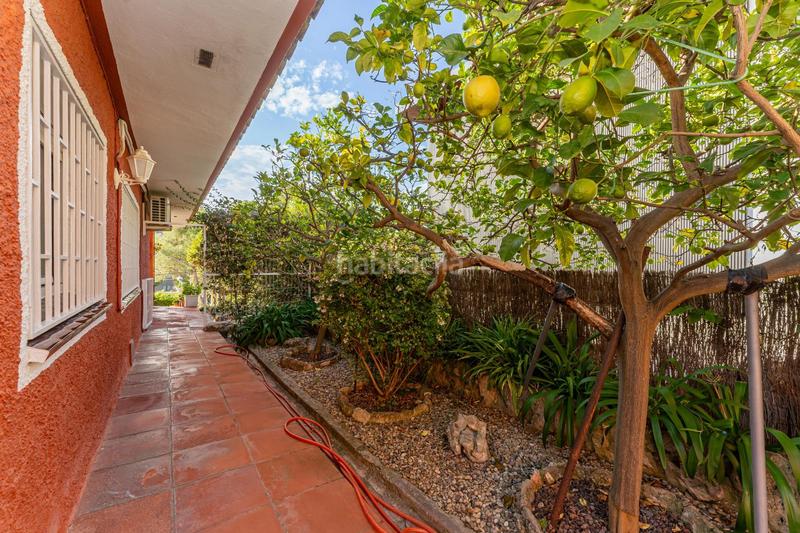 Foto 1ffee8a2-3b76-40cc-bae0-01ab16317560. Chalet avec chauffage parking piscine dans Montmar Castelldefels