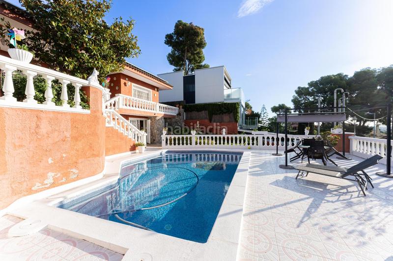 Foto 97990fc9-8a65-4635-a46f-d6fe6ba6b9e8. Chalet avec chauffage parking piscine dans Montmar Castelldefels