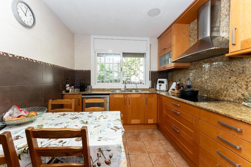 Foto dac2ec3d-8de9-412e-8e15-25e10d58dd99. Chalet avec chauffage parking piscine dans Montmar Castelldefels