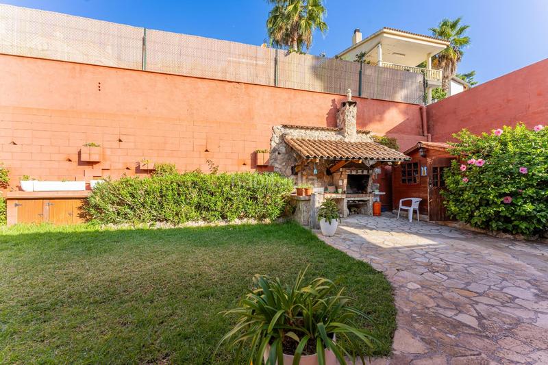 Foto 75cfda1f-c230-4139-84dc-d6c8f8a61272. Xalet amb calefacció aparcament piscina a Montmar Castelldefels