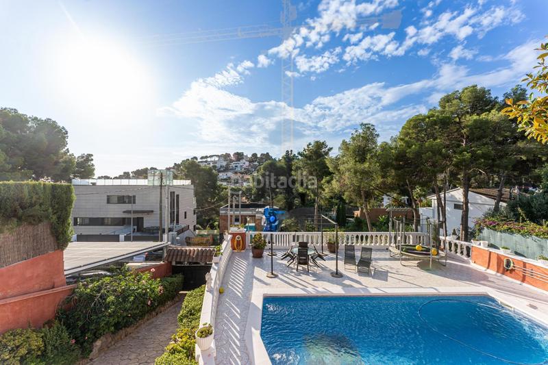 Foto f5701a42-3982-4bd0-8fa6-f630a1e689d3. Xalet amb calefacció aparcament piscina a Montmar Castelldefels