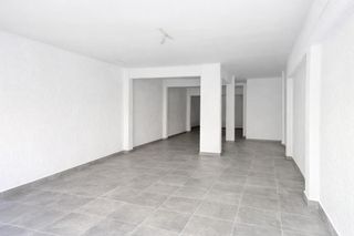 Local Comercial a Centre-Estació. Local comercial en el centro de gavà