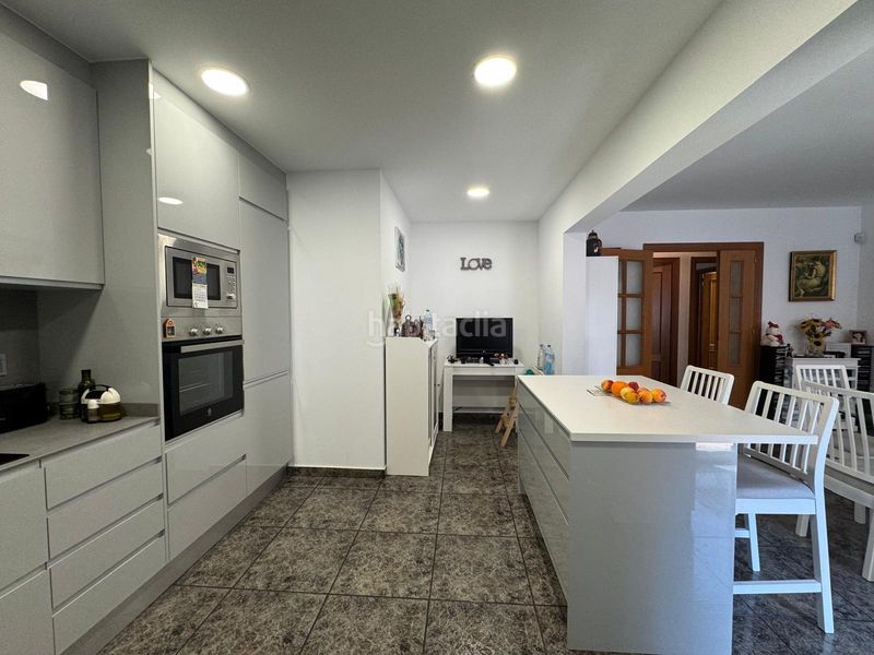 Foto 7e8908f8-22ba-4160-a336-ce74e367a793. Pis a Centre Castelldefels