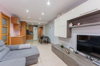 Pis a Centre. Piso de tres habitaciones en centro de viladecans