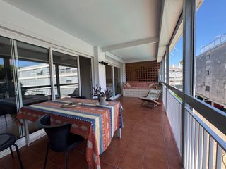 Flat in La Pineda. Piso dos dormitorios zona playa