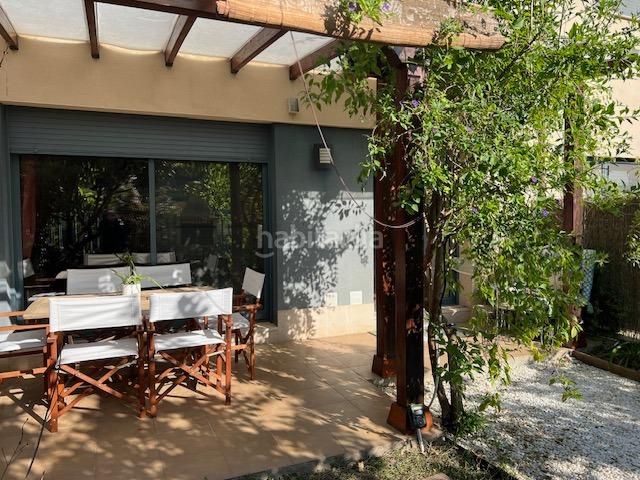 Foto 4ea47202-4512-451a-a899-dfb85d8ee5c2. Casa adossada amb aparcament a Salomó