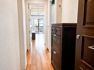 Pis  Calle poeta muhammad iqbal. Exclusiva vivienda reformada de diseño en avenida barcelona