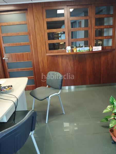 Foto 63a00158-8672-44e0-ab60-ae1f849c7e98. Location bâtiment à usage industriel dans Almoines