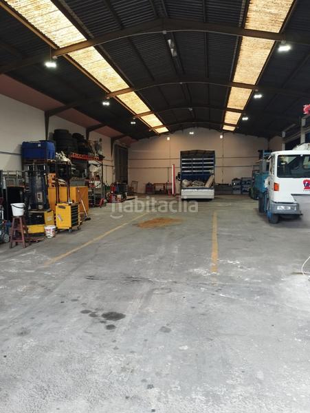 Foto be9297e4-d2e8-4fa5-852f-97e20c292dab. Location bâtiment à usage industriel dans Almoines