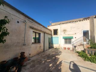 Casa in Pedanías - Extrarradio. Casa en el salobral 4 dormitorios y dos baños con garaje