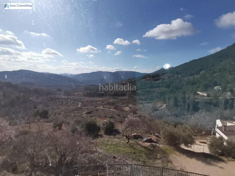 Foto 0becc22d-293f-44e0-a404-9c9cf1f887b4. Masía vistas a la sierra del segura en Bogarra