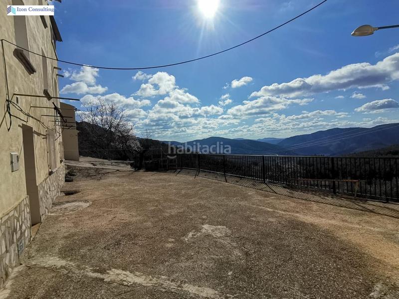 Foto 7c2ad98a-a295-4c06-84b1-0e936f55f4b3. Masía vistas a la sierra del segura en Bogarra
