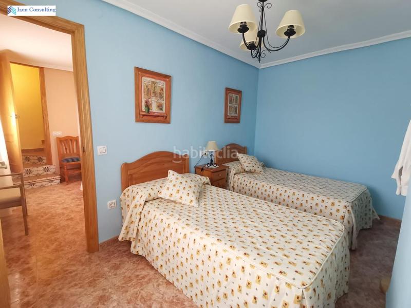 Foto ed84284c-5520-4802-87b1-54e0d5dec446. Masía vistas a la sierra del segura en Bogarra